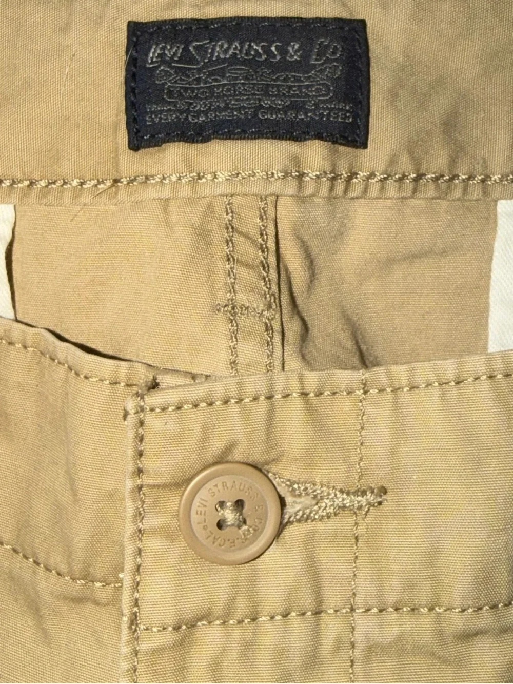 NWT Levi's Men's Cargo Shorts. Color Tan-Harvest Gold-Waist 36”.